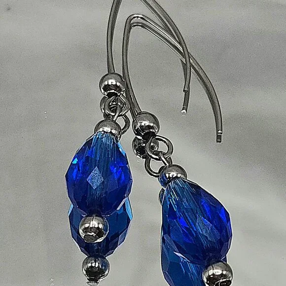 Stainless Steel Cobalt Blue Crystal Necklace and Earings Set - Picture 4 of 12